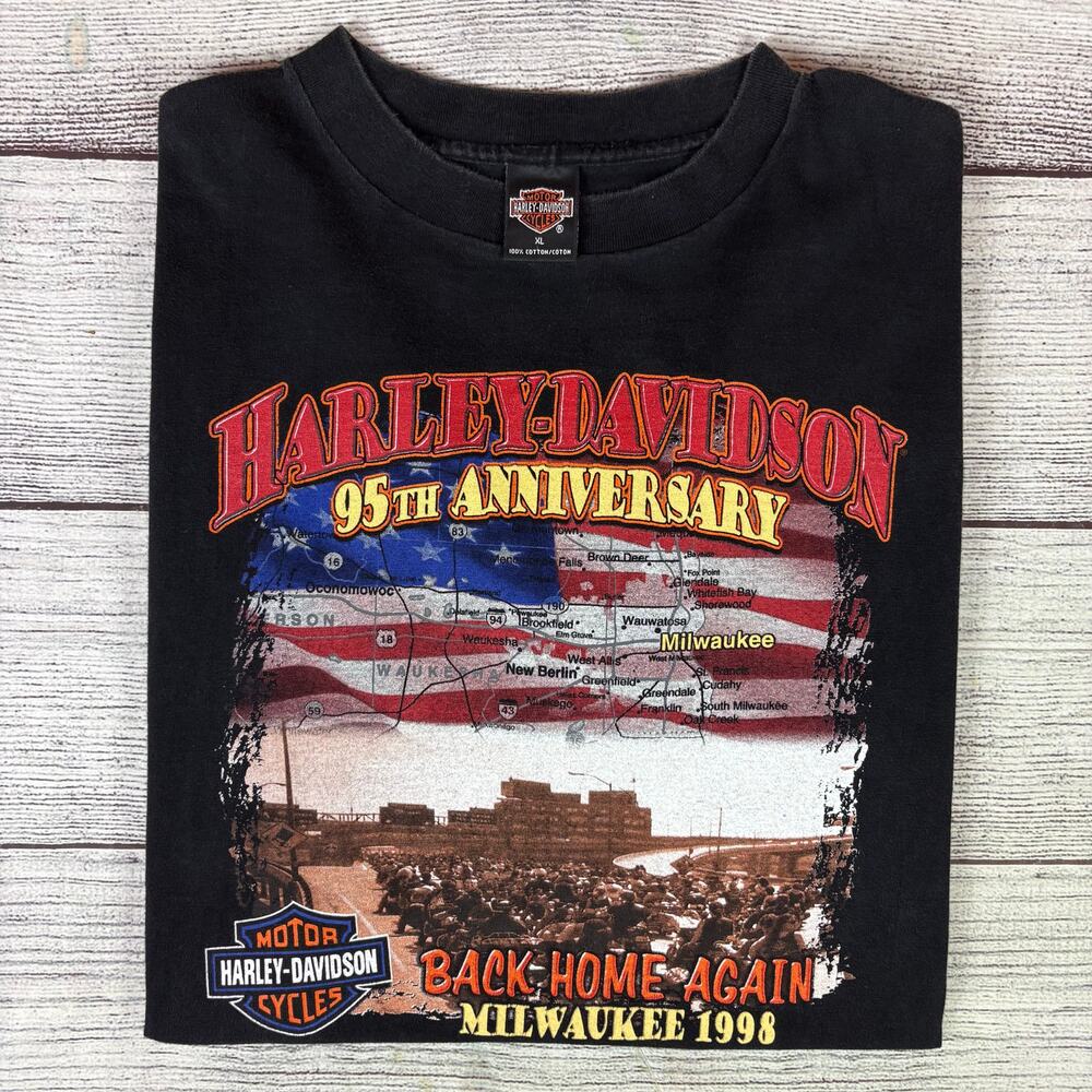Vintage 1998 Harley Davidson Motorcycles New Berlin, Wisconsin T-shirt